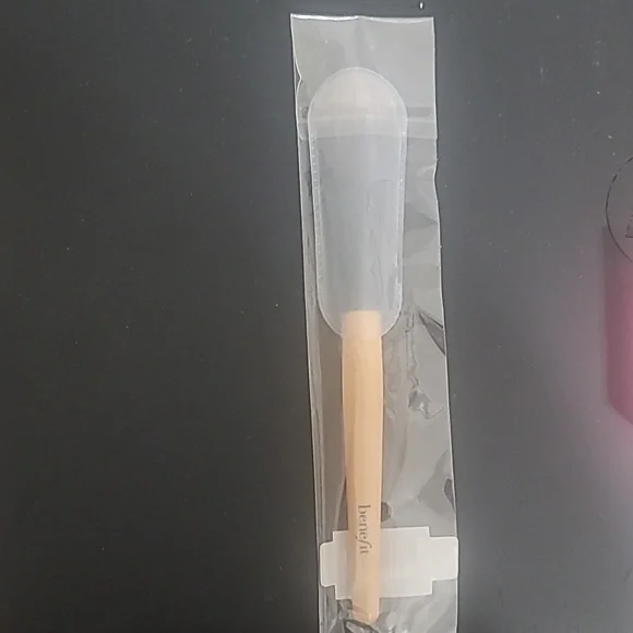 Benefit Boi-ing Industrial Strength Concealer in No. 1 with New Foundation Brush - Picture 4 of 4